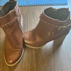 American Eagle Outfitters Cognac Braided Strap Ankle Booties with Block Heel